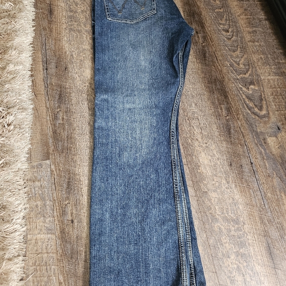 Wrangler Retro Bootcut Jeans - Picture 4 of 6